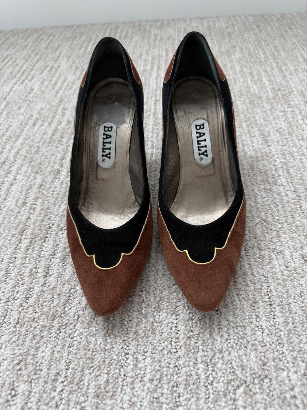 Vintage 80’s Bally Brown and Black Suede Pointed Toe Pumps Gold Trim 7.5 Italy